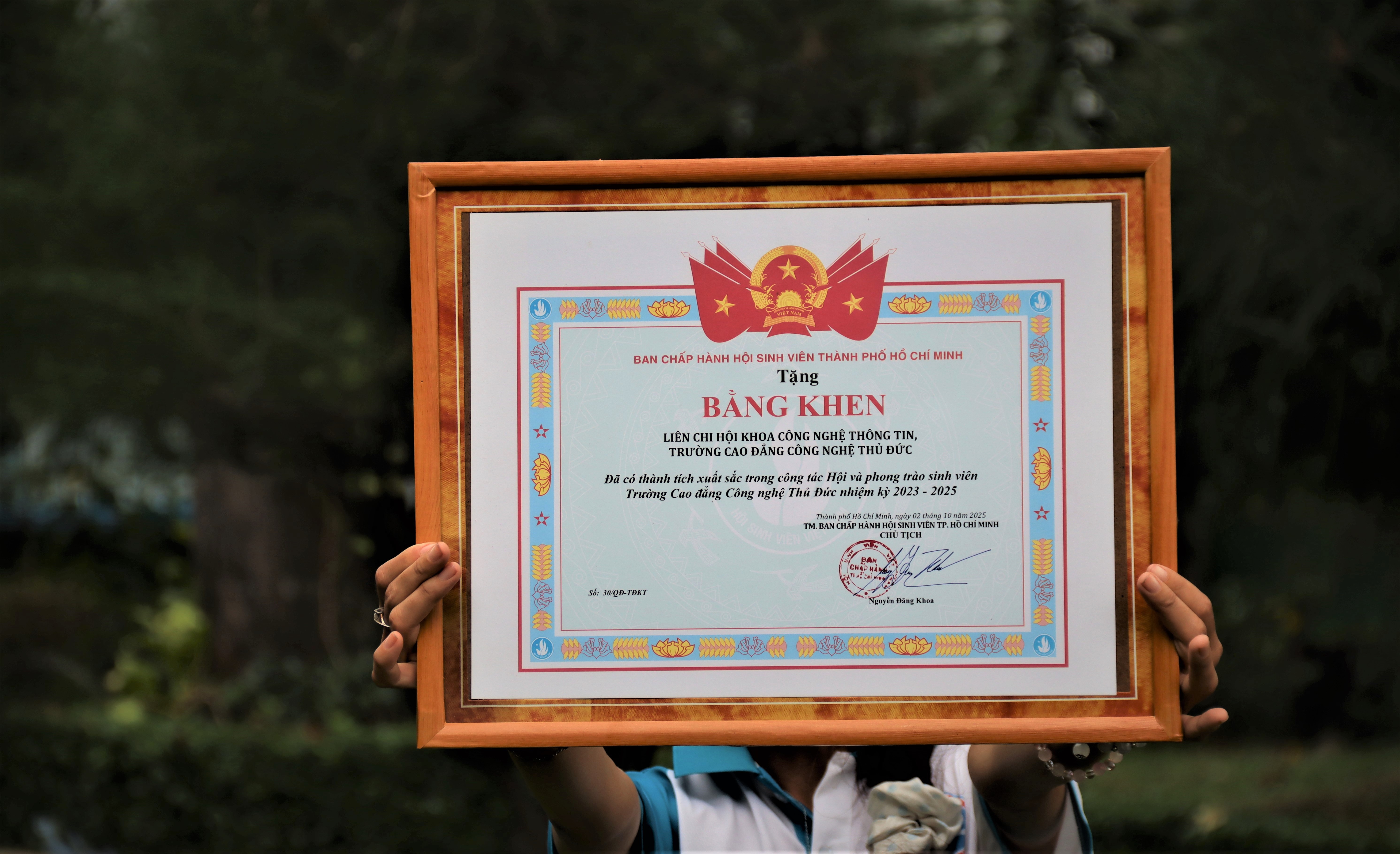 Chúc Mừng Liên Chi Hội Khoa Công Nghệ Thông Tin Vinh Dự Nhận Bằng Khen Cấp Thành Phố!